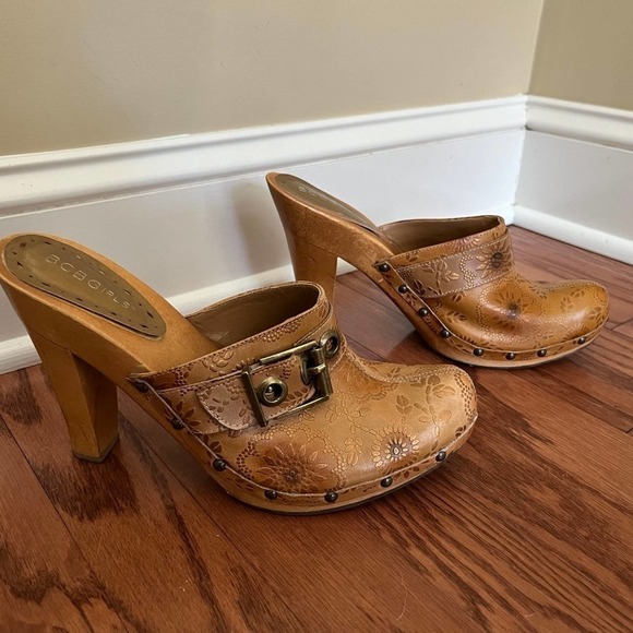 BCBG Leather Clog Heels - Picture 1 of 6
